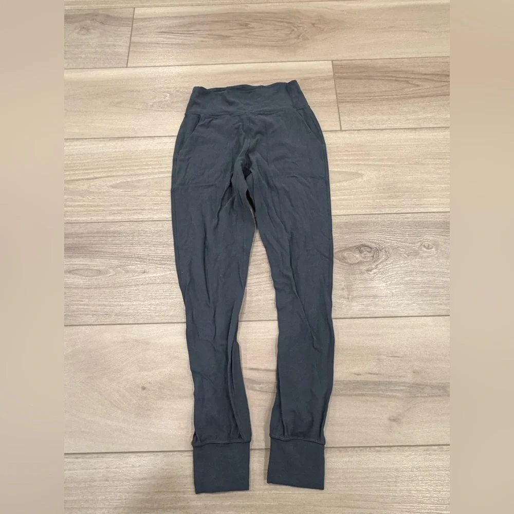 🍋 LULULEMON 🍋 Align Jogger Size 4